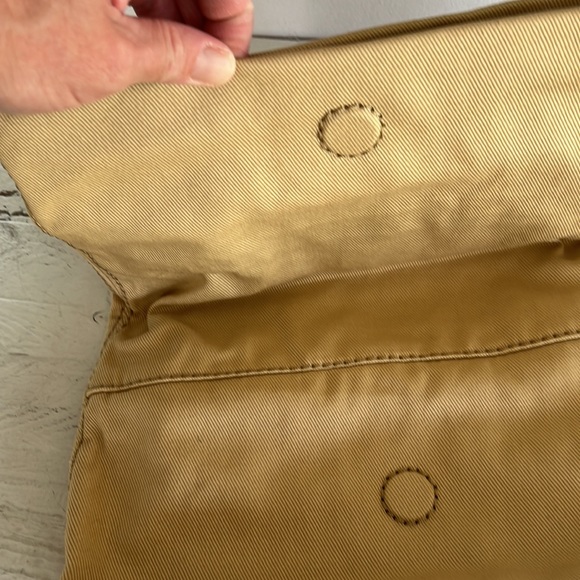 Gap women’s clutch bag. Size O/S NWOT - Picture 4 of 5